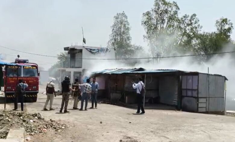 mp:-सागर-में-बारात-आने-से-पहले-प्रेमी-के-साथ-भागी-लड़की,-गांव-वालों-ने-काटा-बवाल,-घरों-में-लगाई-आग