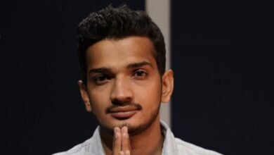 मुनव्वर-फारूकी-ने-भारत-पाकिस्तान-तनाव-के-बीच-दिया-बड़ा-बयान,-‘आपस-में-लड़ना-या-किसी-को-ब्लेम-करना…’