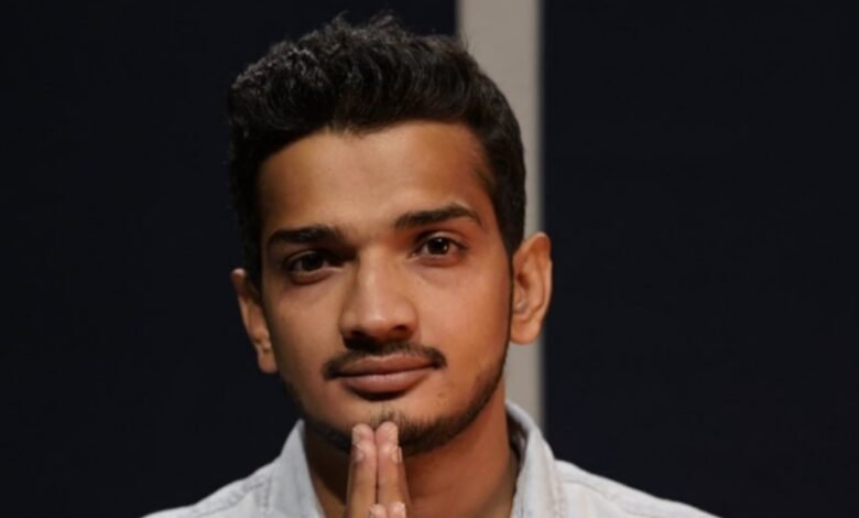 मुनव्वर-फारूकी-ने-भारत-पाकिस्तान-तनाव-के-बीच-दिया-बड़ा-बयान,-‘आपस-में-लड़ना-या-किसी-को-ब्लेम-करना…’